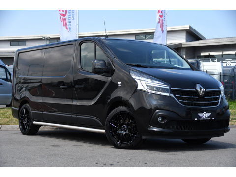 Renault Trafic 2.0 dCi 145 T29 L2H1 Black Edition Cruise, Sensoren, LED, 145pk, Multimedia, Automaat, Trekhaak, Betimmering, NAVI, Uniek!