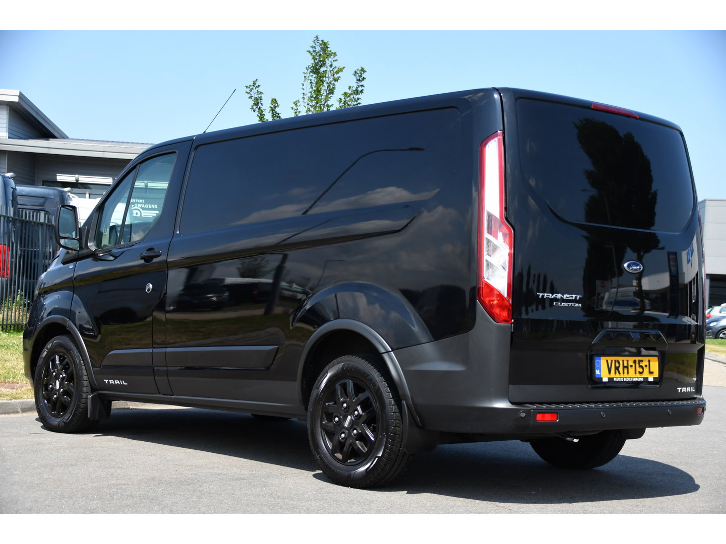 Ford Transit Custom 300 2.0 TDCI L1H1 Trail Camera, Cruise, Carplay, LED, Stoelverwarming, Leder, LM Velgen, 130pk, Mulitmedia, Sensoren, Uniek!