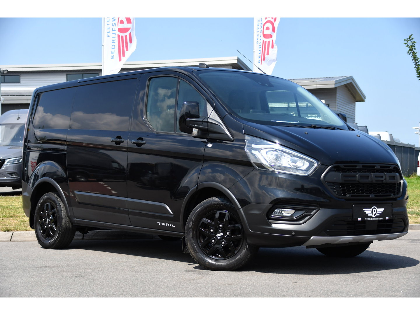 Ford Transit Custom 300 2.0 TDCI L1H1 Trail Camera, Cruise, Carplay, LED, Stoelverwarming, Leder, LM Velgen, 130pk, Mulitmedia, Sensoren, Uniek!
