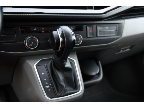 Volkswagen Transporter 2.0 TDI L2H1 30 Bulli Virtual, Adaptieve Cruise, Carplay, LED, Stoelverwarming, Standkachel, Trekhaak, Automaat, Multimedia, 150pk, Uniek!