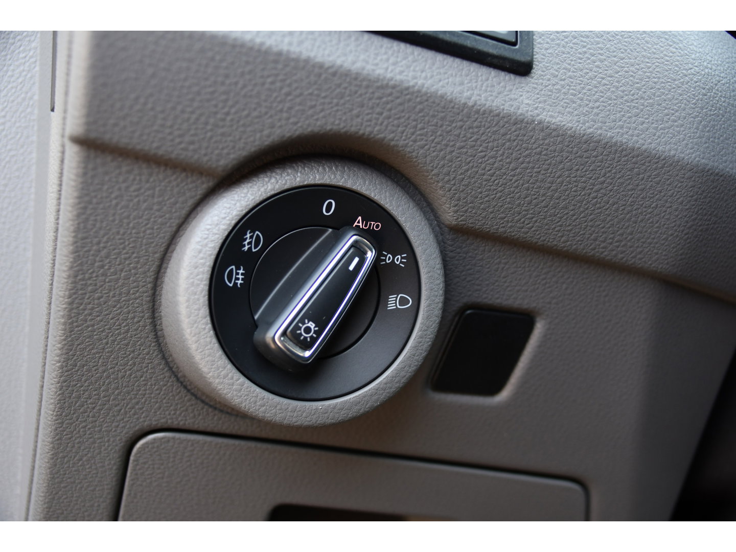 Volkswagen Transporter 2.0 TDI L2H1 30 Bulli Virtual, Adaptieve Cruise, Carplay, LED, Stoelverwarming, Standkachel, Trekhaak, Automaat, Multimedia, 150pk, Uniek!