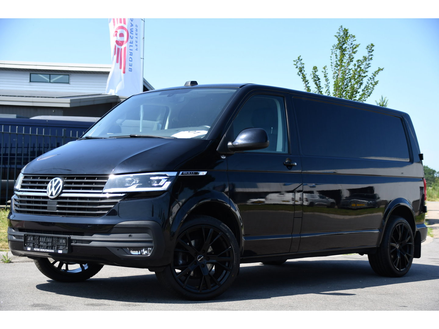 Volkswagen Transporter 2.0 TDI L2H1 30 Bulli Virtual, Adaptieve Cruise, Carplay, LED, Stoelverwarming, Standkachel, Trekhaak, Automaat, Multimedia, 150pk, Uniek!