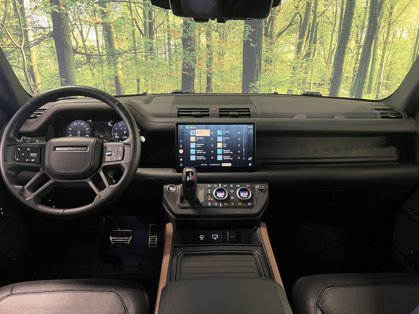 Land Rover Defender 110 2.0 P400e 110 X | Luchtvering | Afneembare Trekhaak | Apple Carplay | 360° Camera | Meridian | Stuurwielverwarming | Koelkast |