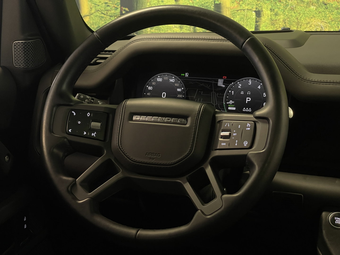 Land Rover Defender 110 2.0 P400e 110 X | Luchtvering | Afneembare Trekhaak | Apple Carplay | 360° Camera | Meridian | Stuurwielverwarming | Koelkast |