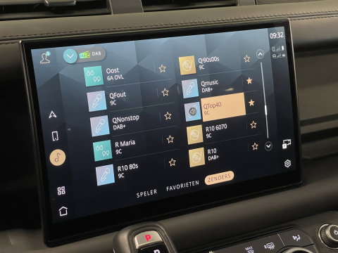 Land Rover Defender 110 2.0 P400e 110 X | Luchtvering | Afneembare Trekhaak | Apple Carplay | 360° Camera | Meridian | Stuurwielverwarming | Koelkast |