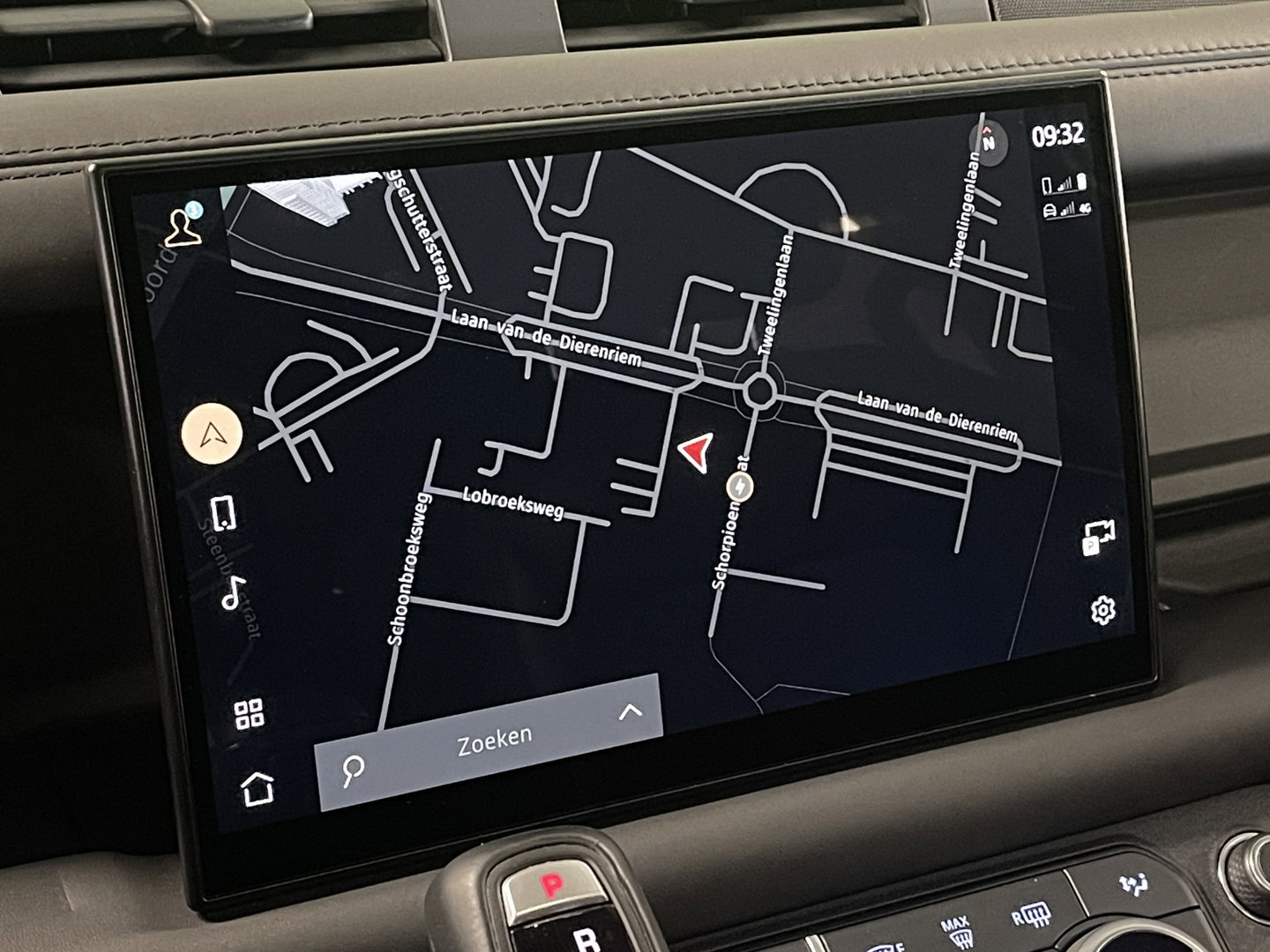 Land Rover Defender 110 2.0 P400e 110 X | Luchtvering | Afneembare Trekhaak | Apple Carplay | 360° Camera | Meridian | Stuurwielverwarming | Koelkast |