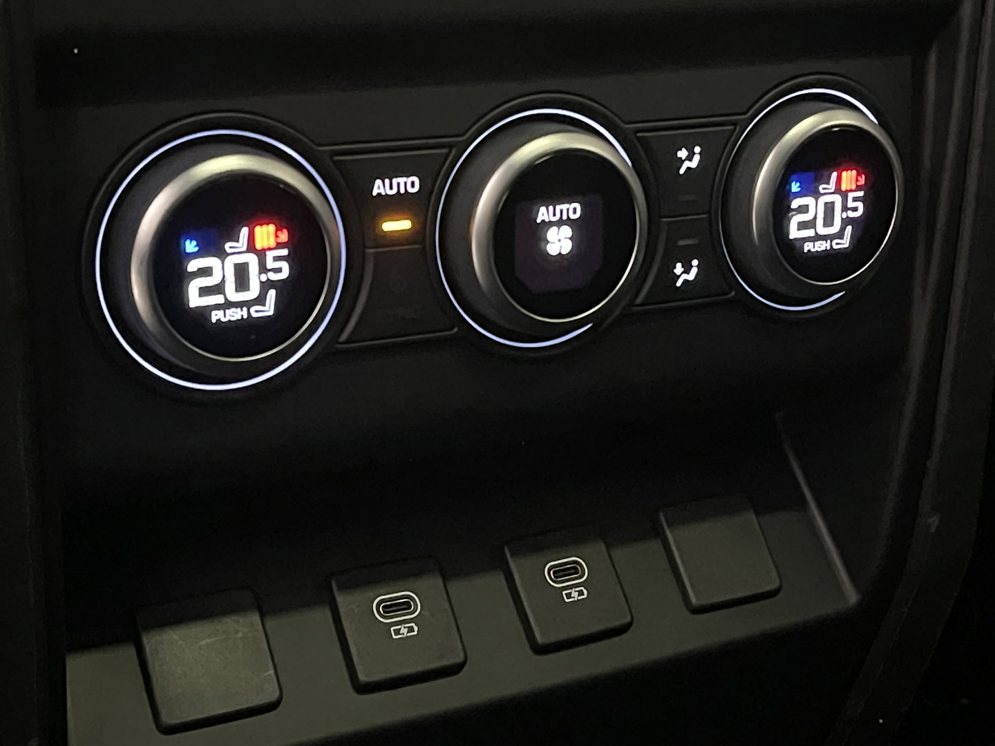 Land Rover Defender 110 2.0 P400e 110 X | Luchtvering | Afneembare Trekhaak | Apple Carplay | 360° Camera | Meridian | Stuurwielverwarming | Koelkast |