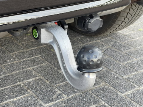 Land Rover Defender 110 2.0 P400e 110 X | Luchtvering | Afneembare Trekhaak | Apple Carplay | 360° Camera | Meridian | Stuurwielverwarming | Koelkast |