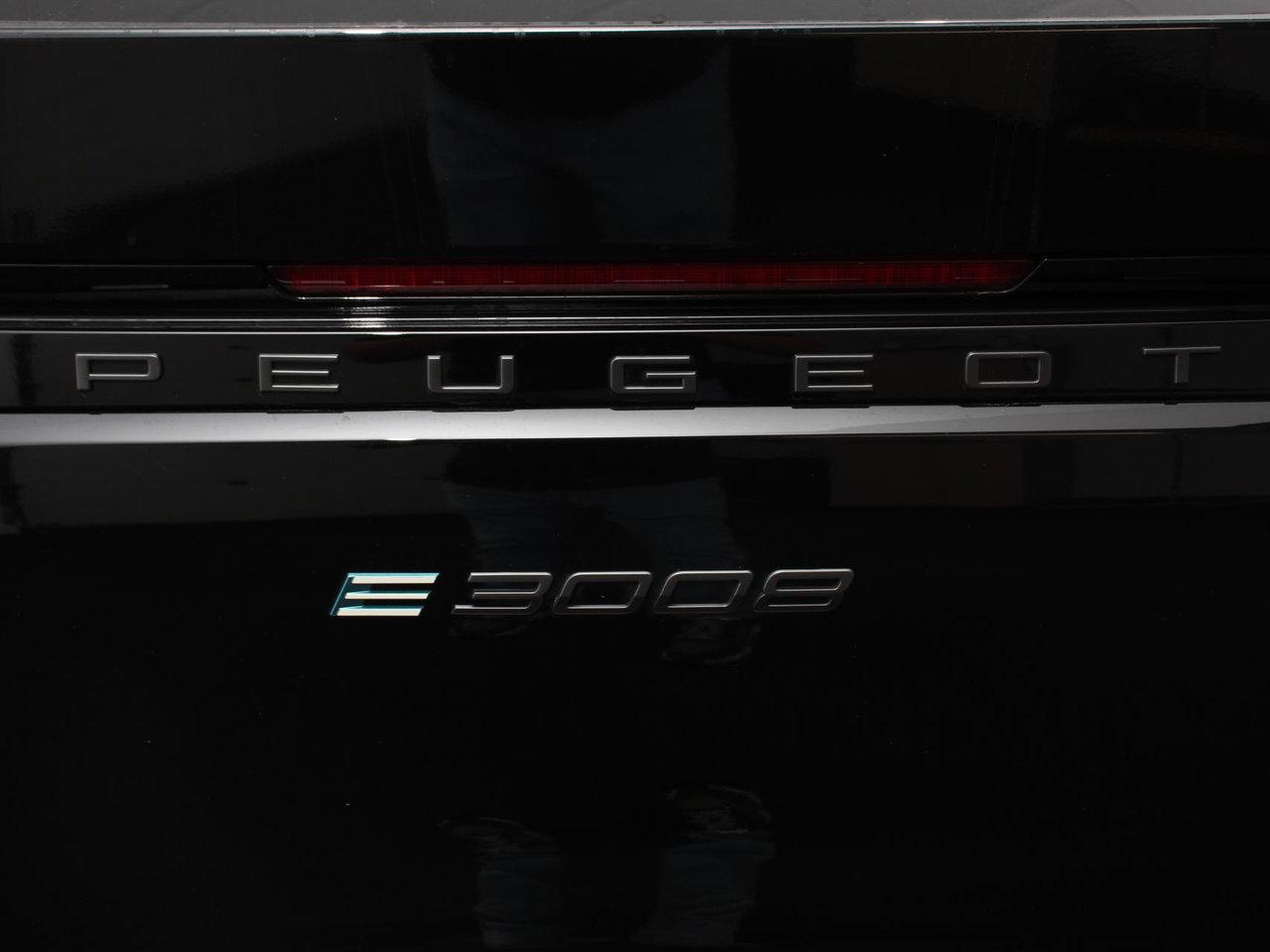 Peugeot e-3008