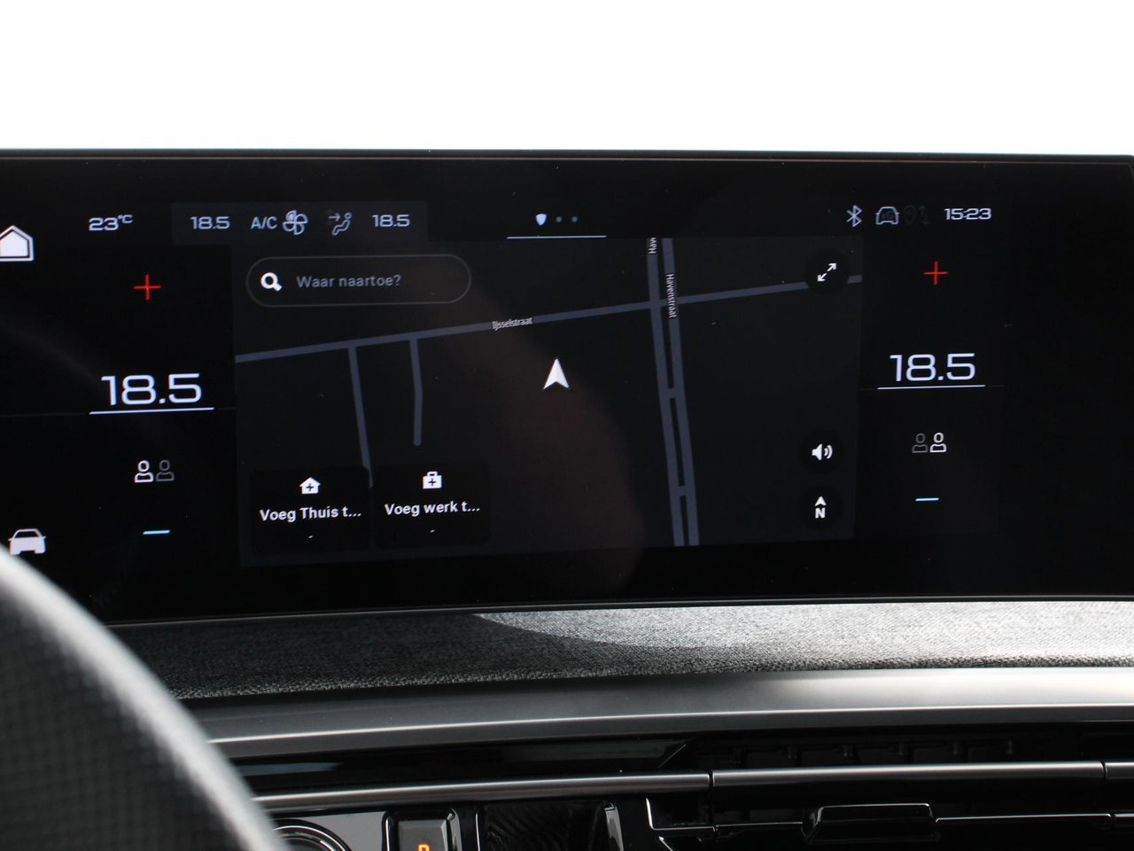 Peugeot e-3008