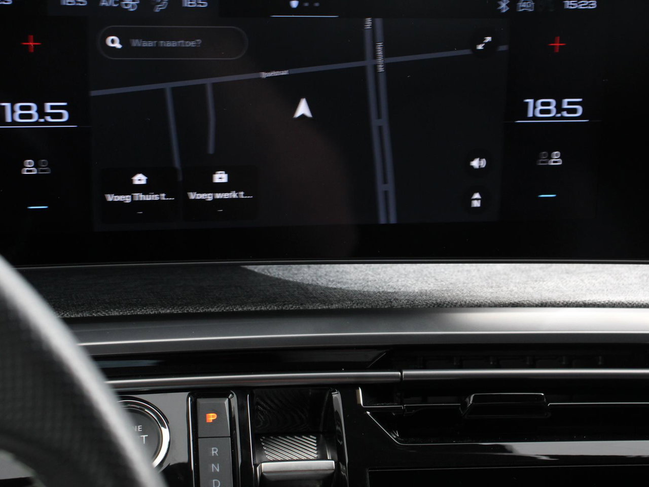 Peugeot e-3008