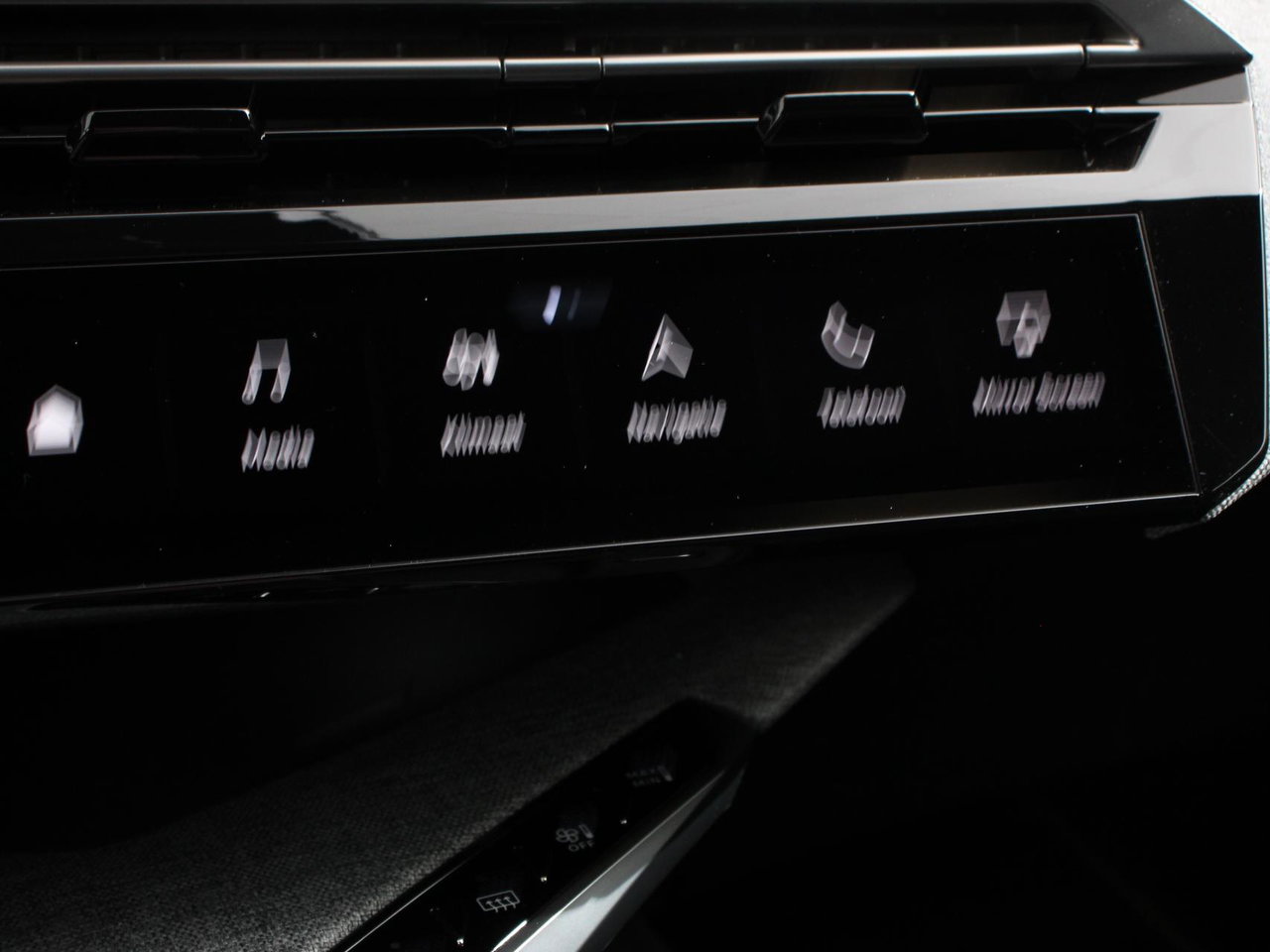 Peugeot e-3008