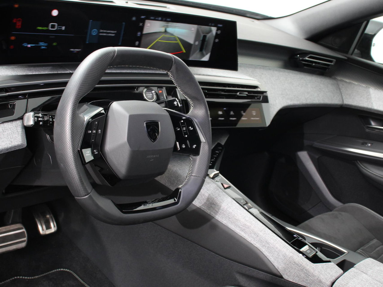 Peugeot e-3008