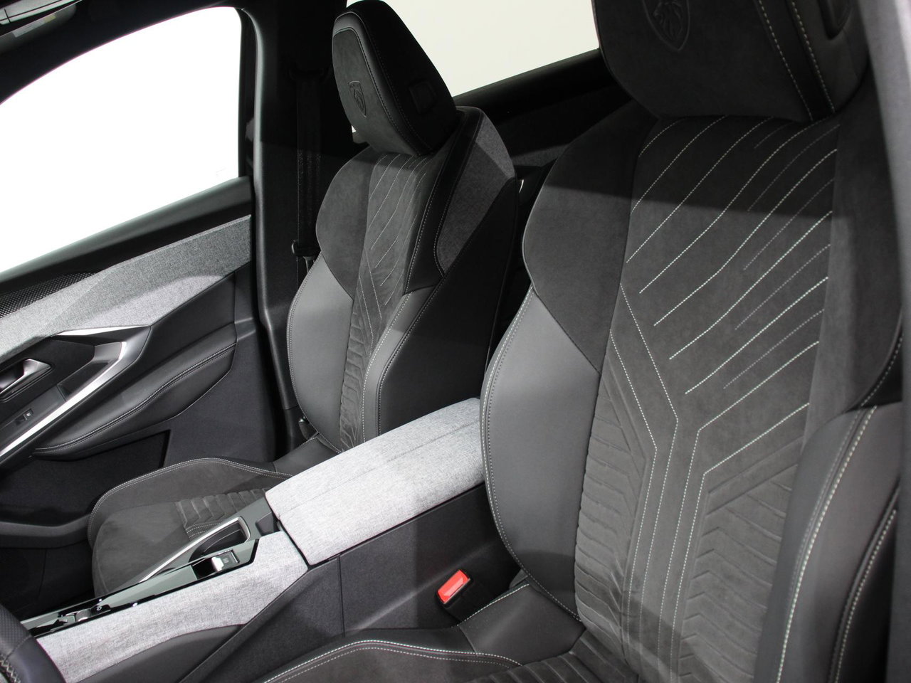 Peugeot e-3008