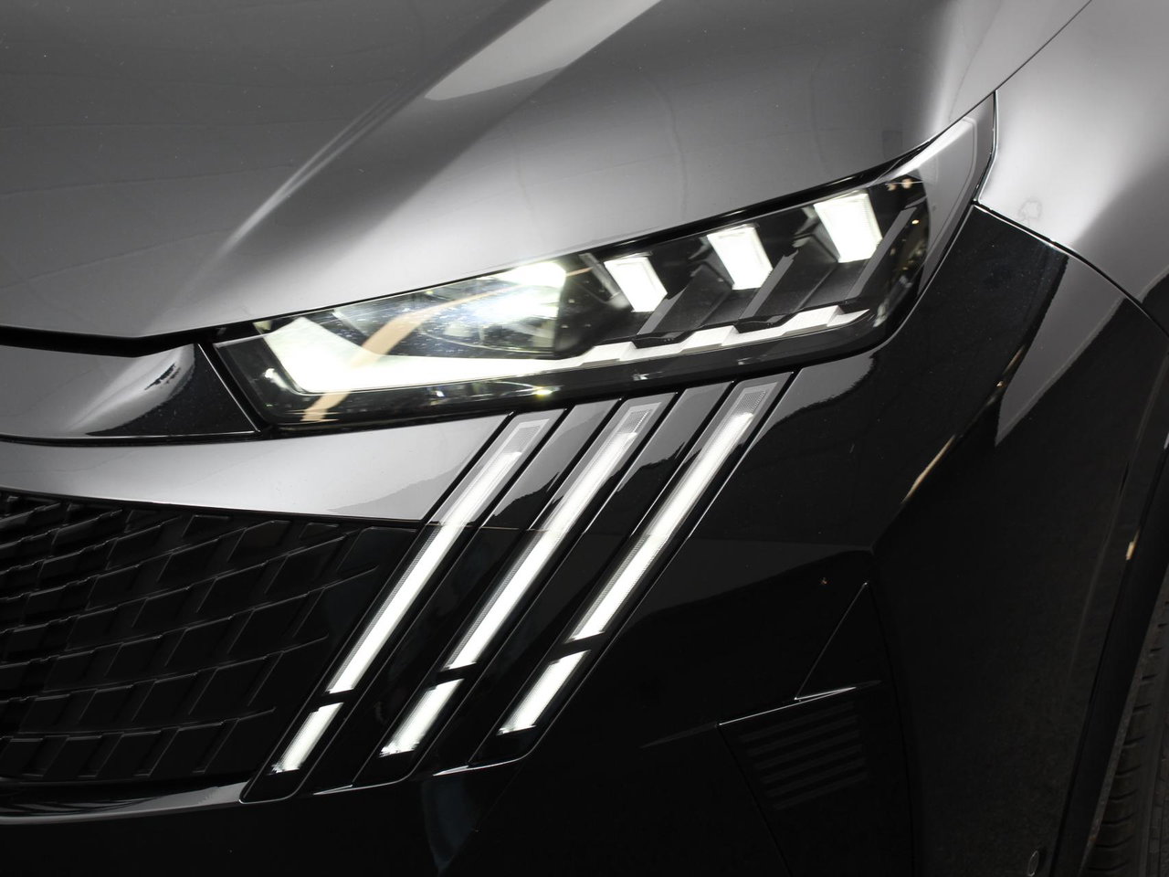 Peugeot e-3008
