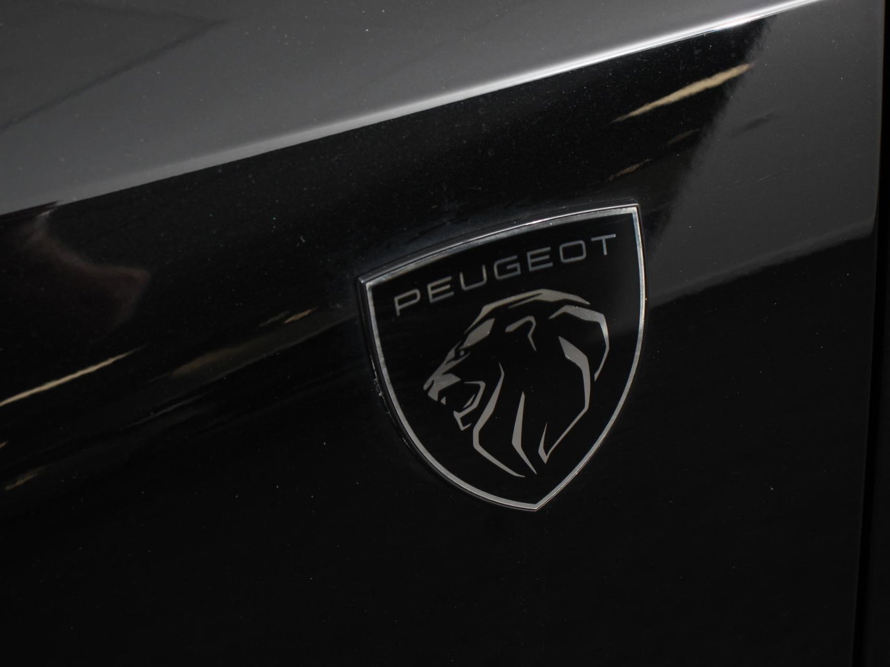 Peugeot e-3008