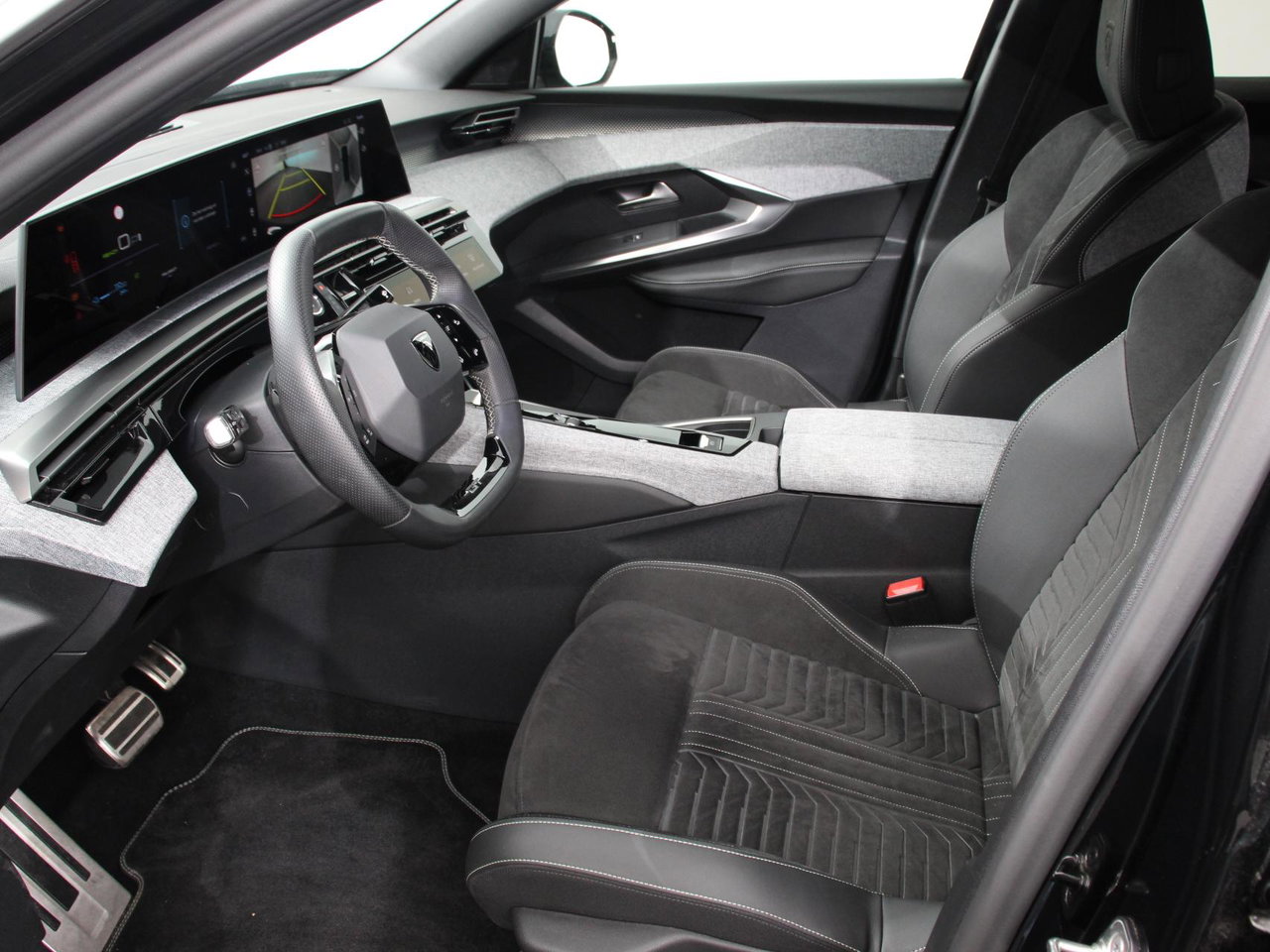 Peugeot e-3008