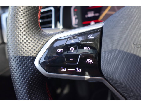 Volkswagen Polo 2.0 TSI GTI PANO KEYLESS BEATS