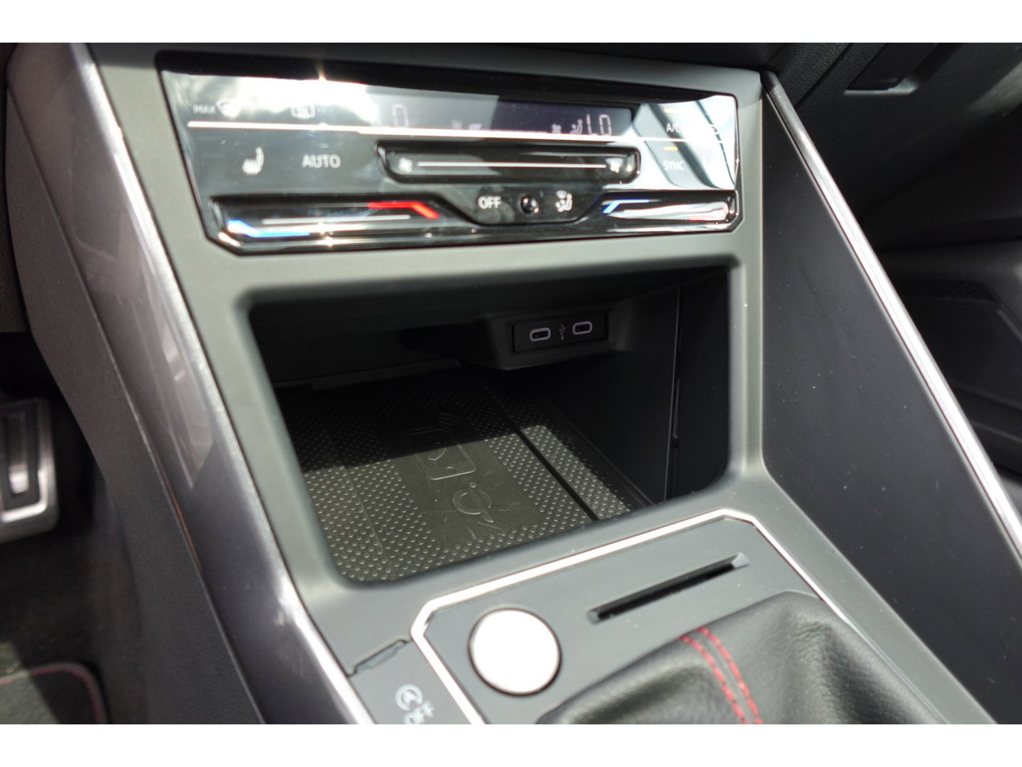 Volkswagen Polo 2.0 TSI GTI PANO KEYLESS BEATS