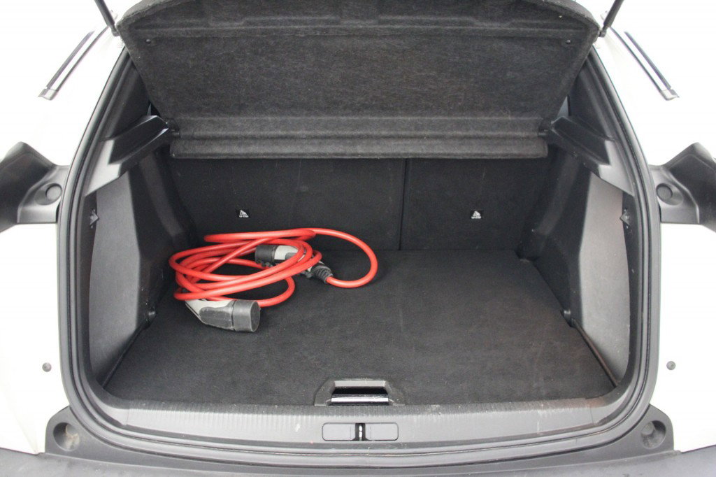Peugeot e-2008