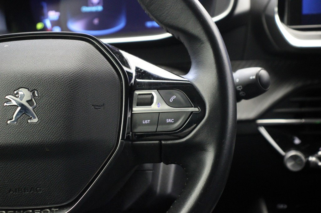 Peugeot e-2008