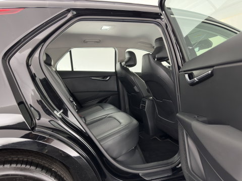 Kia Niro EV DynamicLine 64.8 kWh [3-Fase-11kW] {SoH-96%} (INCL-BTW) Aut. *LEATHER-FABRIC | ADAPTIVE-CRUISE | DIGI-COCKPIT | KEYLESS | CAMERA | DAB | COMFORTSEATS | SHIFTPADDLES | ECC | PDC | CARPLAY | AMBIENT-LIGHT | 17''ALU*