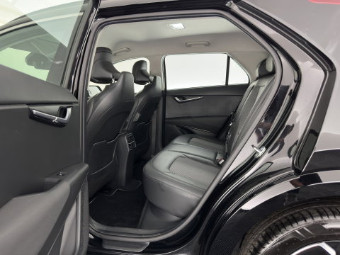 Kia Niro EV DynamicLine 64.8 kWh [3-Fase-11kW] {SoH-96%} (INCL-BTW) Aut. *LEATHER-FABRIC | ADAPTIVE-CRUISE | DIGI-COCKPIT | KEYLESS | CAMERA | DAB | COMFORTSEATS | SHIFTPADDLES | ECC | PDC | CARPLAY | AMBIENT-LIGHT | 17''ALU*