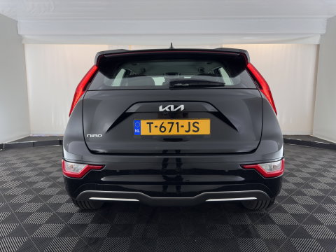 Kia Niro EV DynamicLine 64.8 kWh [3-Fase-11kW] {SoH-96%} (INCL-BTW) Aut. *LEATHER-FABRIC | ADAPTIVE-CRUISE | DIGI-COCKPIT | KEYLESS | CAMERA | DAB | COMFORTSEATS | SHIFTPADDLES | ECC | PDC | CARPLAY | AMBIENT-LIGHT | 17''ALU*