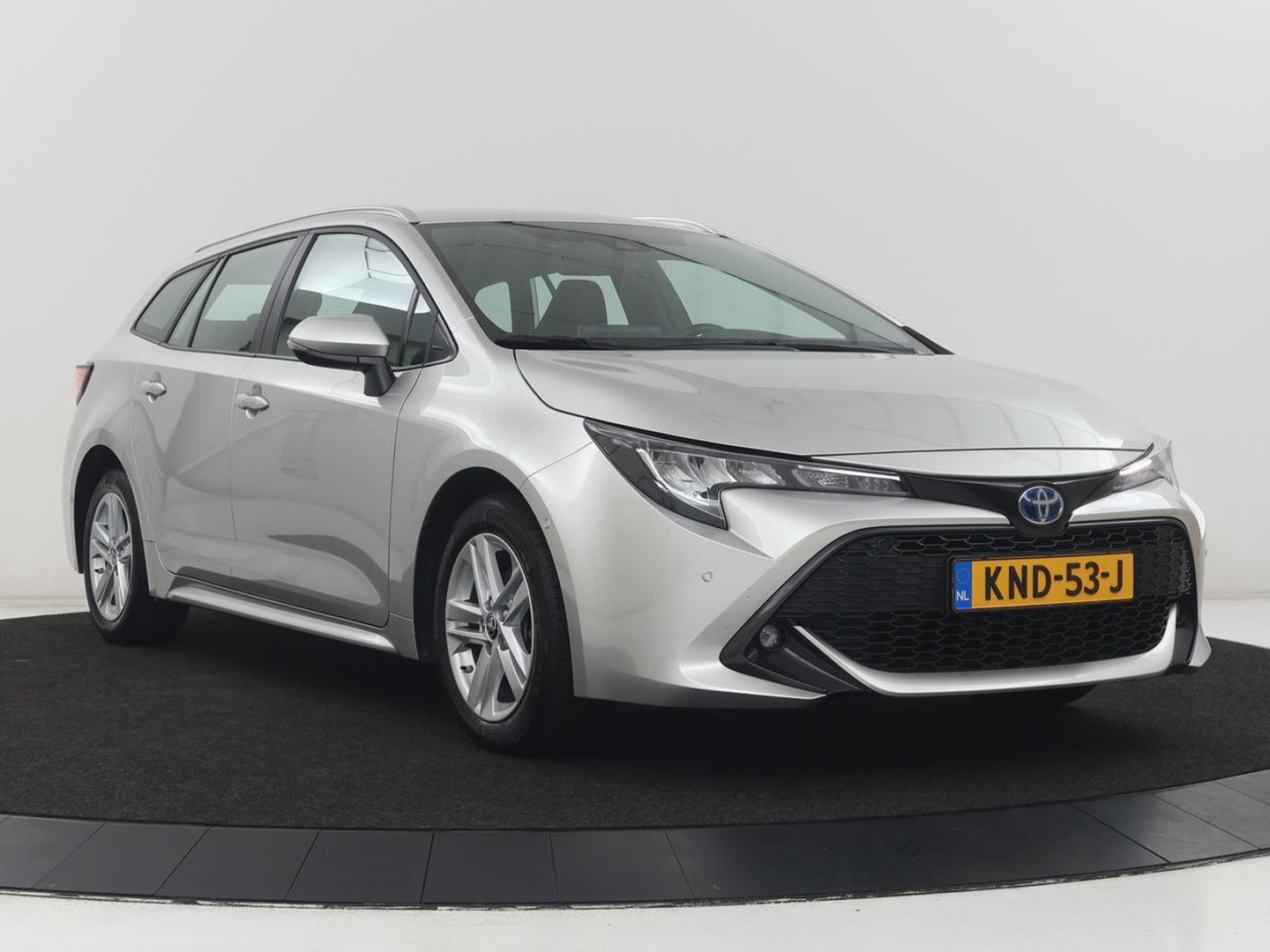 Toyota Corolla 1.8 Hybrid Active | Stoelverwarming | Adaptive cruise | Camera | Navigatie | Parkeerhulp | Bluetooth | Lane assist | Climate control