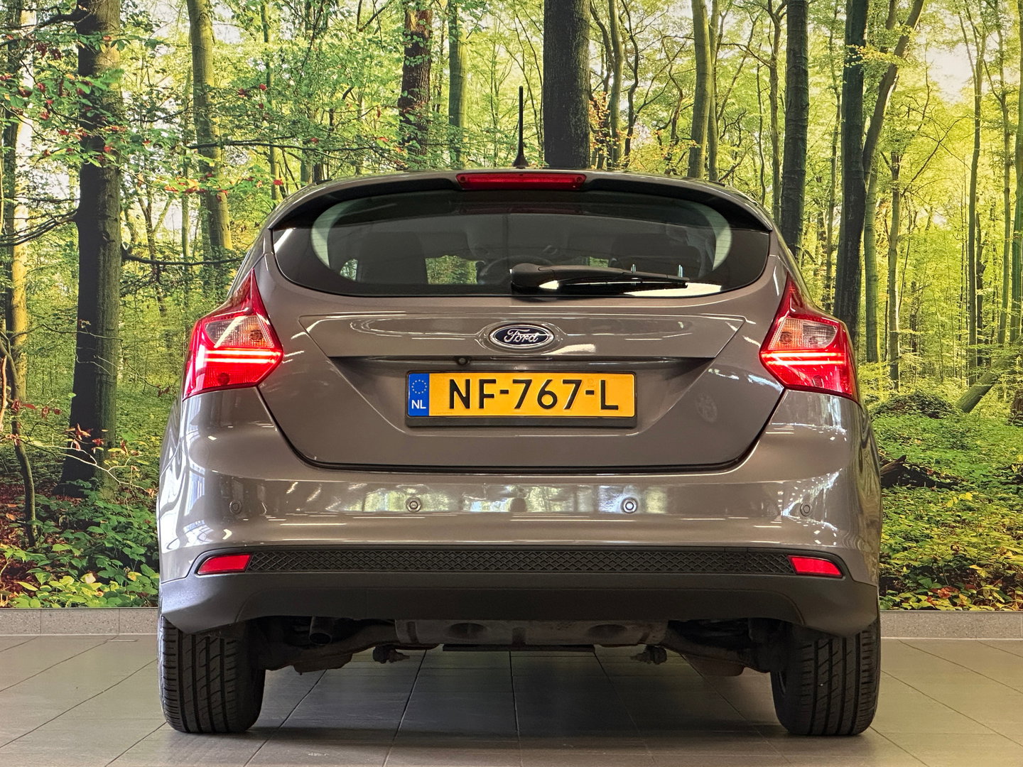 Ford Focus 1.0 EcoBoost Titanium | Achteruitrijcamera | Parkeersensoren | Cruise Control | Elektrische Bestuurdersstoel | Stoelverwarming | 16" Lichtmetaal | Isofix | Bluetooth