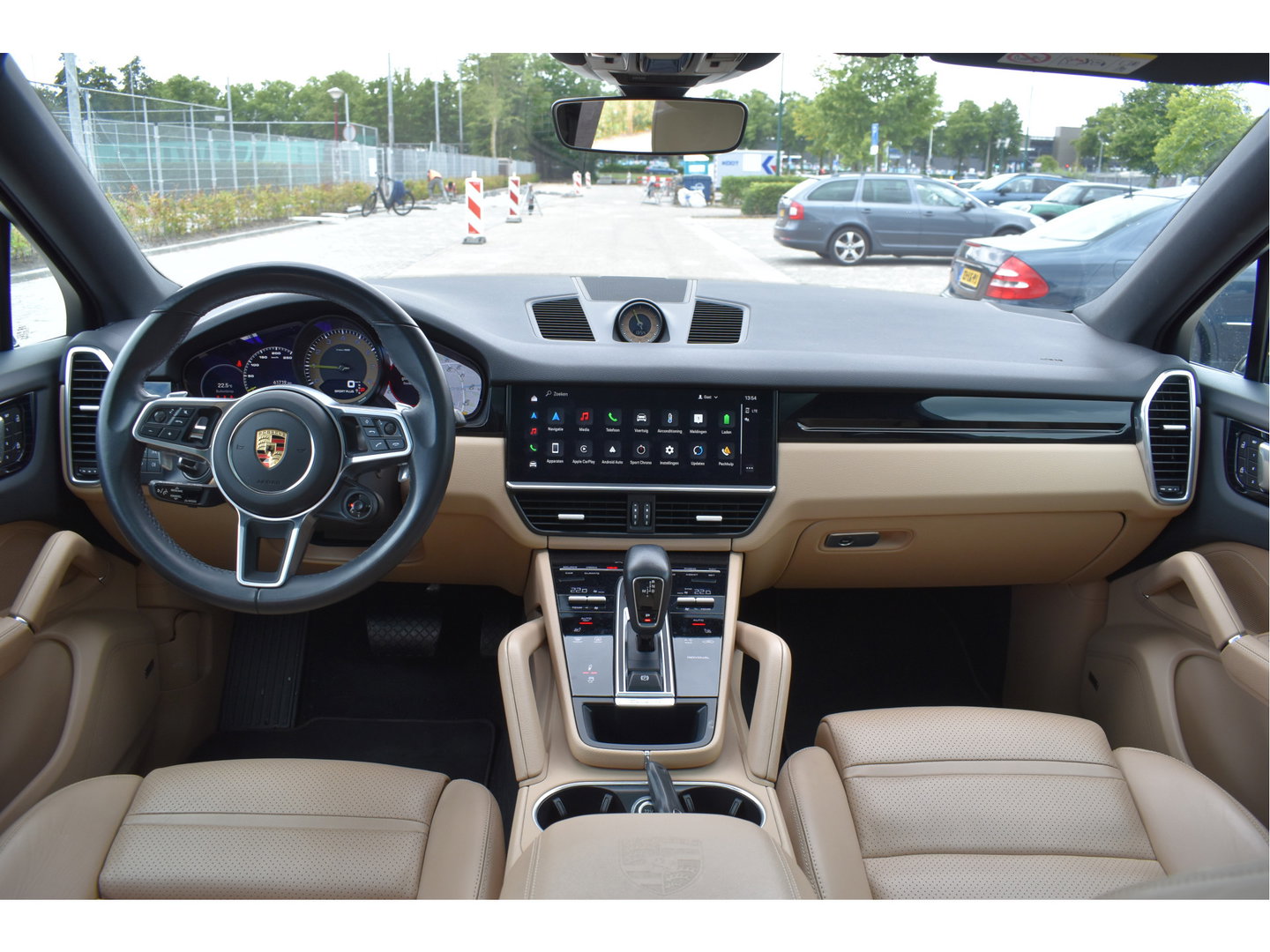 Porsche Cayenne Coupé 3.0 E-Hybrid 462 pk Chrono | NL-Auto | Luchtvering | Pano |Standkachel | 360 gr.camera | Full LED | Netjes