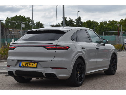 Porsche Cayenne Coupé 3.0 E-Hybrid 462 pk Chrono | NL-Auto | Luchtvering | Pano |Standkachel | 360 gr.camera | Full LED | Netjes
