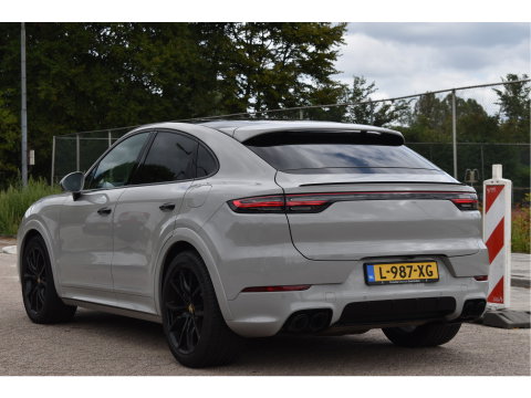 Porsche Cayenne Coupé 3.0 E-Hybrid 462 pk Chrono | NL-Auto | Luchtvering | Pano |Standkachel | 360 gr.camera | Full LED | Netjes