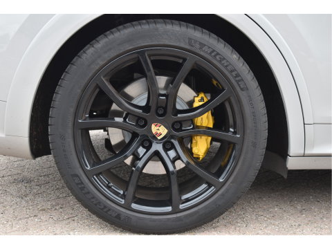 Porsche Cayenne Coupé 3.0 E-Hybrid 462 pk Chrono | NL-Auto | Luchtvering | Pano |Standkachel | 360 gr.camera | Full LED | Netjes
