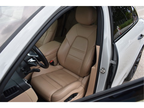 Porsche Cayenne Coupé 3.0 E-Hybrid 462 pk Chrono | NL-Auto | Luchtvering | Pano |Standkachel | 360 gr.camera | Full LED | Netjes