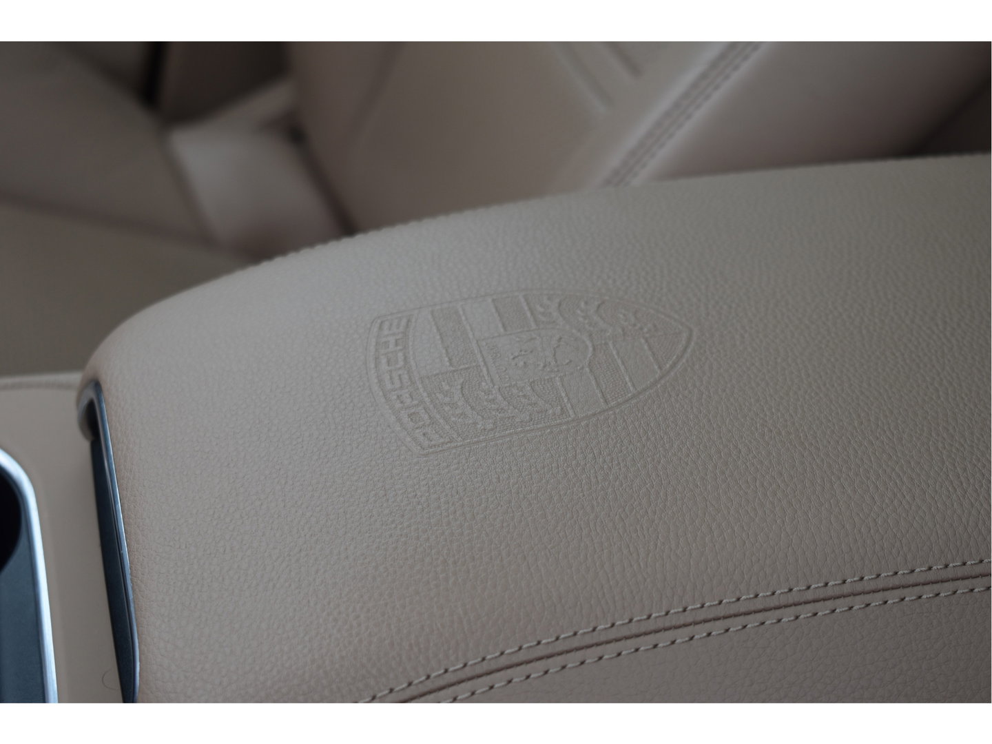 Porsche Cayenne Coupé 3.0 E-Hybrid 462 pk Chrono | NL-Auto | Luchtvering | Pano |Standkachel | 360 gr.camera | Full LED | Netjes