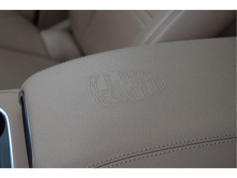 Porsche Cayenne Coupé 3.0 E-Hybrid 462 pk Chrono | NL-Auto | Luchtvering | Pano |Standkachel | 360 gr.camera | Full LED | Netjes
