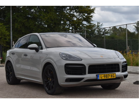 Porsche Cayenne Coupé 3.0 E-Hybrid 462 pk Chrono | NL-Auto | Luchtvering | Pano |Standkachel | 360 gr.camera | Full LED | Netjes