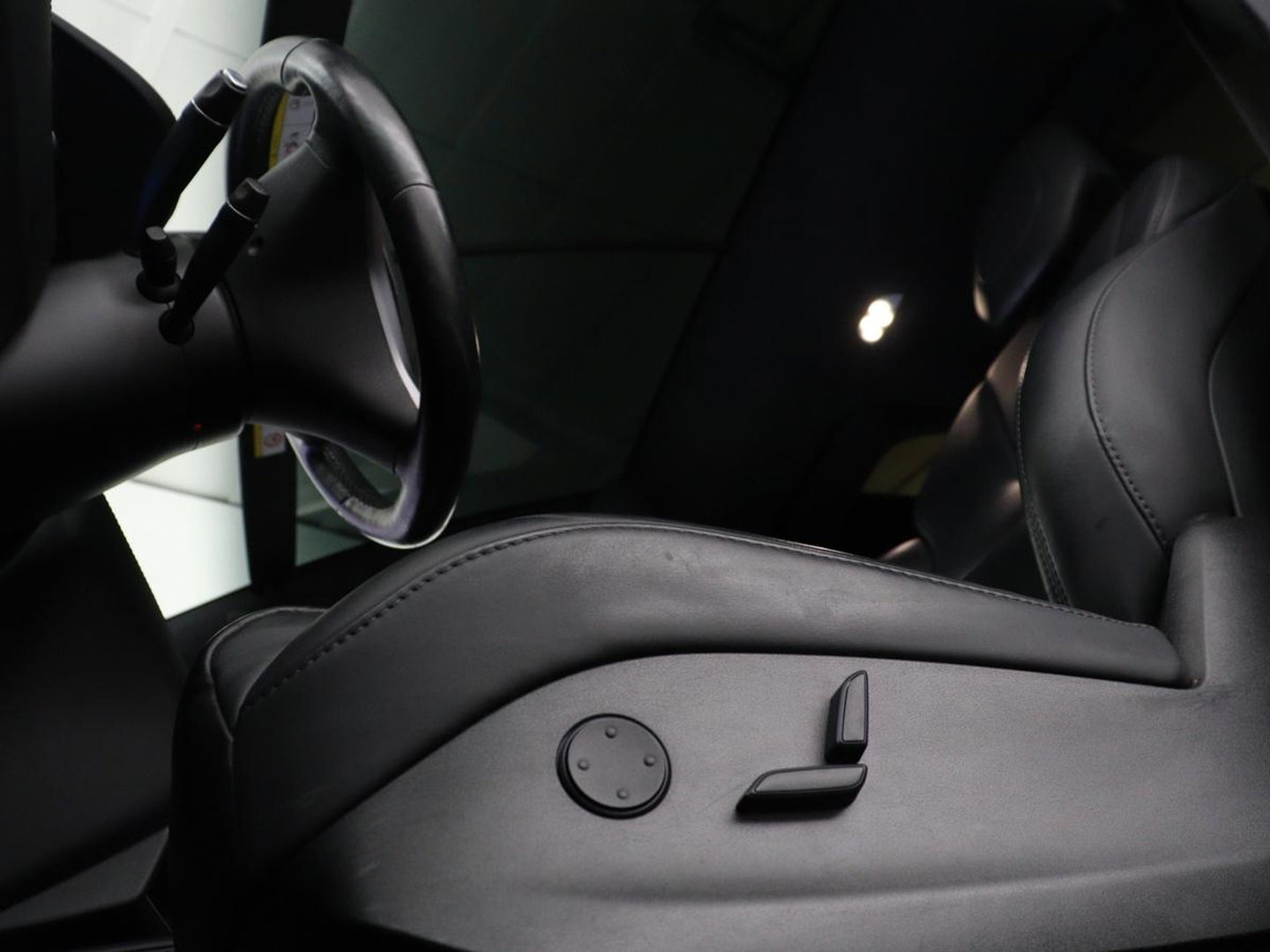 Tesla Model X Long Range | SOH 86% | Panoramadak | Trekhaak | 360 Camera | Stoel & Stuurverwarming | Adaptive cruise | Navigatie | DAB+ | Bluetooth | Climate control | Self-driving | Sfeerverlichting