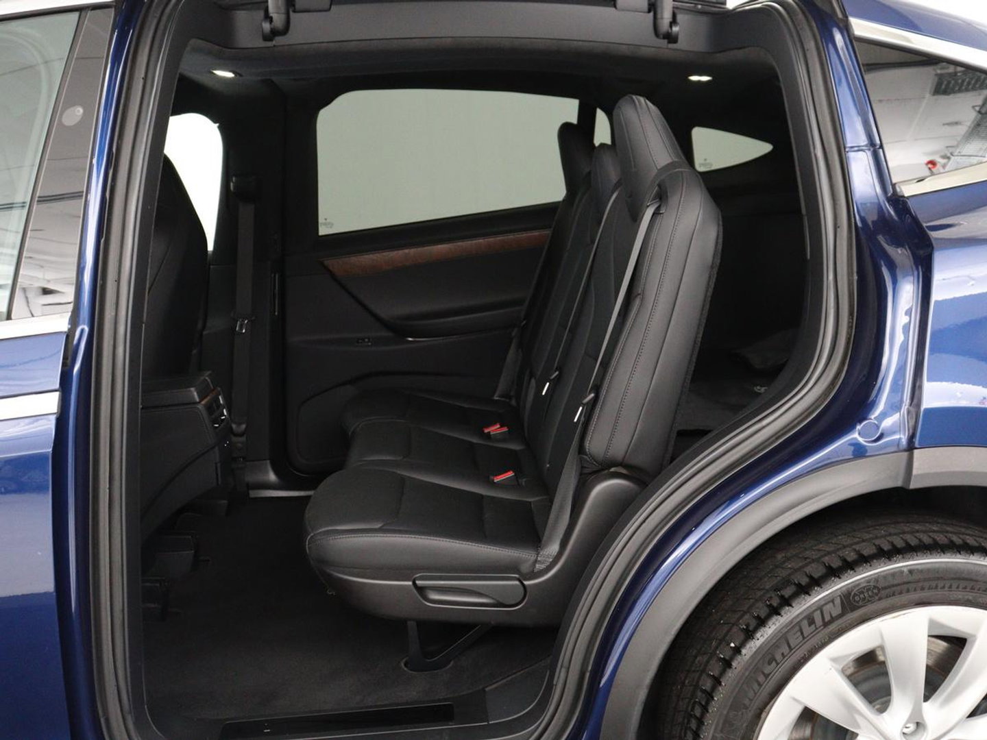 Tesla Model X Long Range | SOH 86% | Panoramadak | Trekhaak | 360 Camera | Stoel & Stuurverwarming | Adaptive cruise | Navigatie | DAB+ | Bluetooth | Climate control | Self-driving | Sfeerverlichting