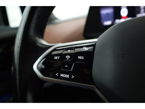 Volkswagen ID.4 Pro Performance Business 77 kWh | Warmtepomp | SOH 92.1% | Dig. Cockpit | Adapt. Cruise | Trekhaak | Keyless | Camera | Apple CarPlay | Stoelverw. |