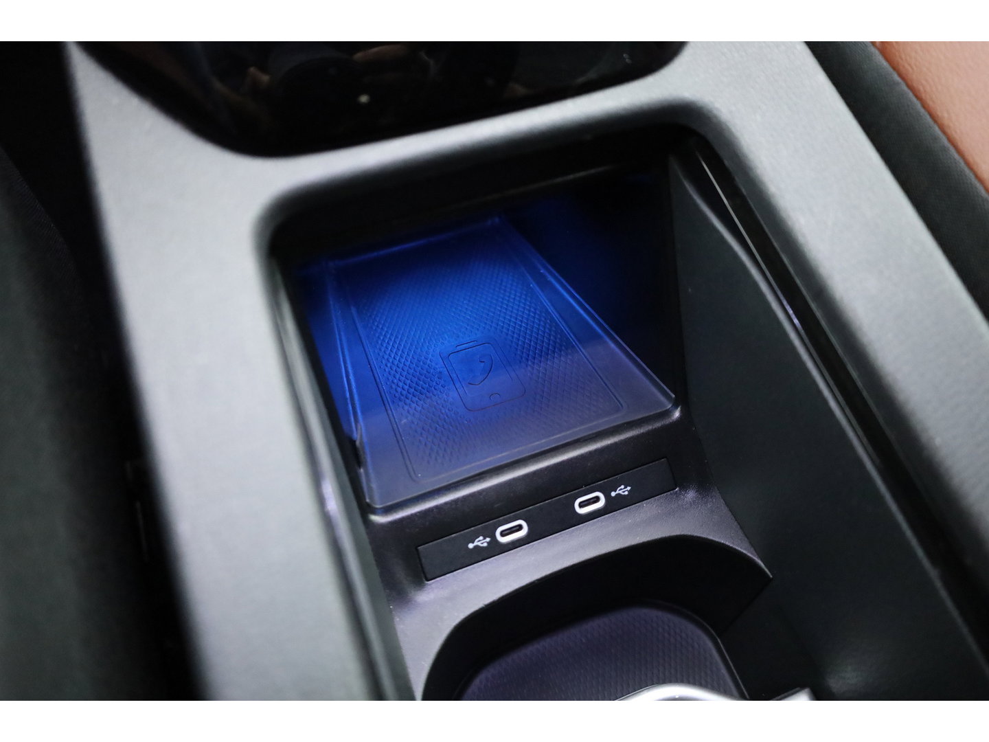 Volkswagen ID.4 Pro Performance Business 77 kWh | Warmtepomp | SOH 92.1% | Dig. Cockpit | Adapt. Cruise | Trekhaak | Keyless | Camera | Apple CarPlay | Stoelverw. |