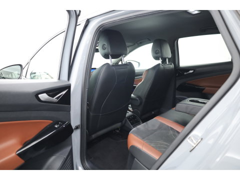 Volkswagen ID.4 Pro Performance Business 77 kWh | Warmtepomp | SOH 92.1% | Dig. Cockpit | Adapt. Cruise | Trekhaak | Keyless | Camera | Apple CarPlay | Stoelverw. |