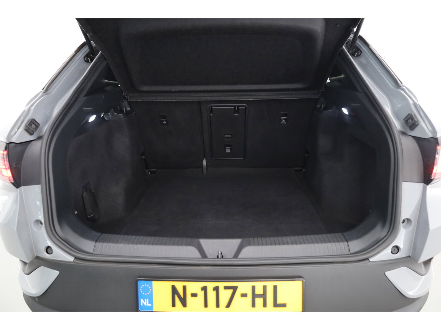 Volkswagen ID.4 Pro Performance Business 77 kWh | Warmtepomp | SOH 92.1% | Dig. Cockpit | Adapt. Cruise | Trekhaak | Keyless | Camera | Apple CarPlay | Stoelverw. |