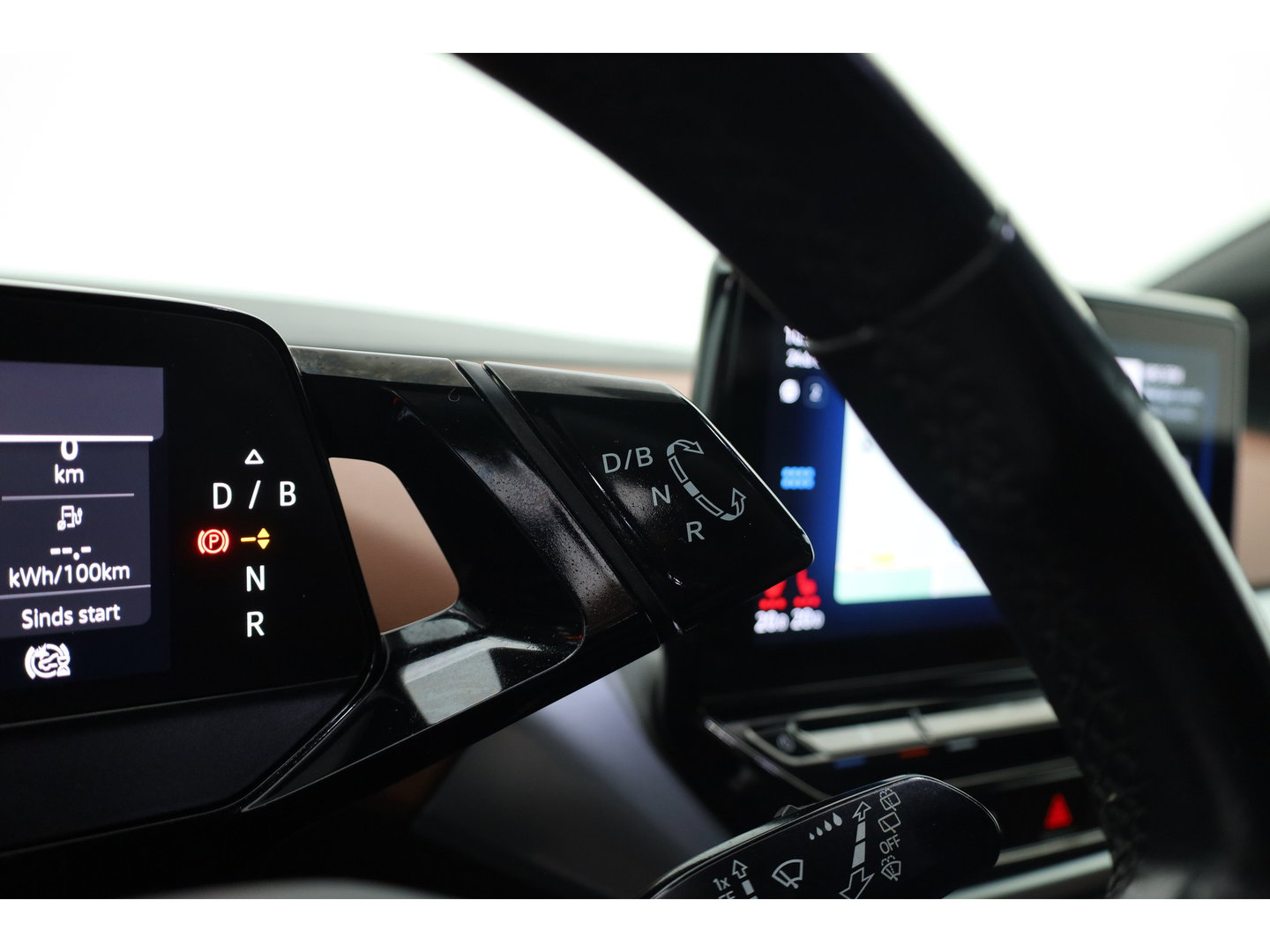 Volkswagen ID.4 Pro Performance Business 77 kWh | Warmtepomp | SOH 92.1% | Dig. Cockpit | Adapt. Cruise | Trekhaak | Keyless | Camera | Apple CarPlay | Stoelverw. |