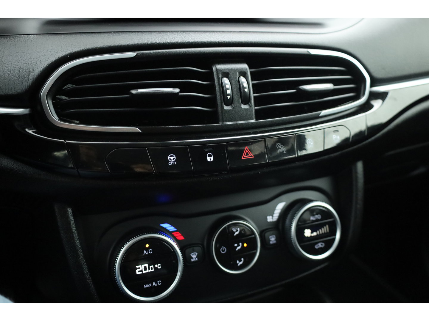 Fiat Tipo Stationwagon 1.0 Life | Cruise Contr. | Trekhaak | Camera | Keyless | DAB | LED |