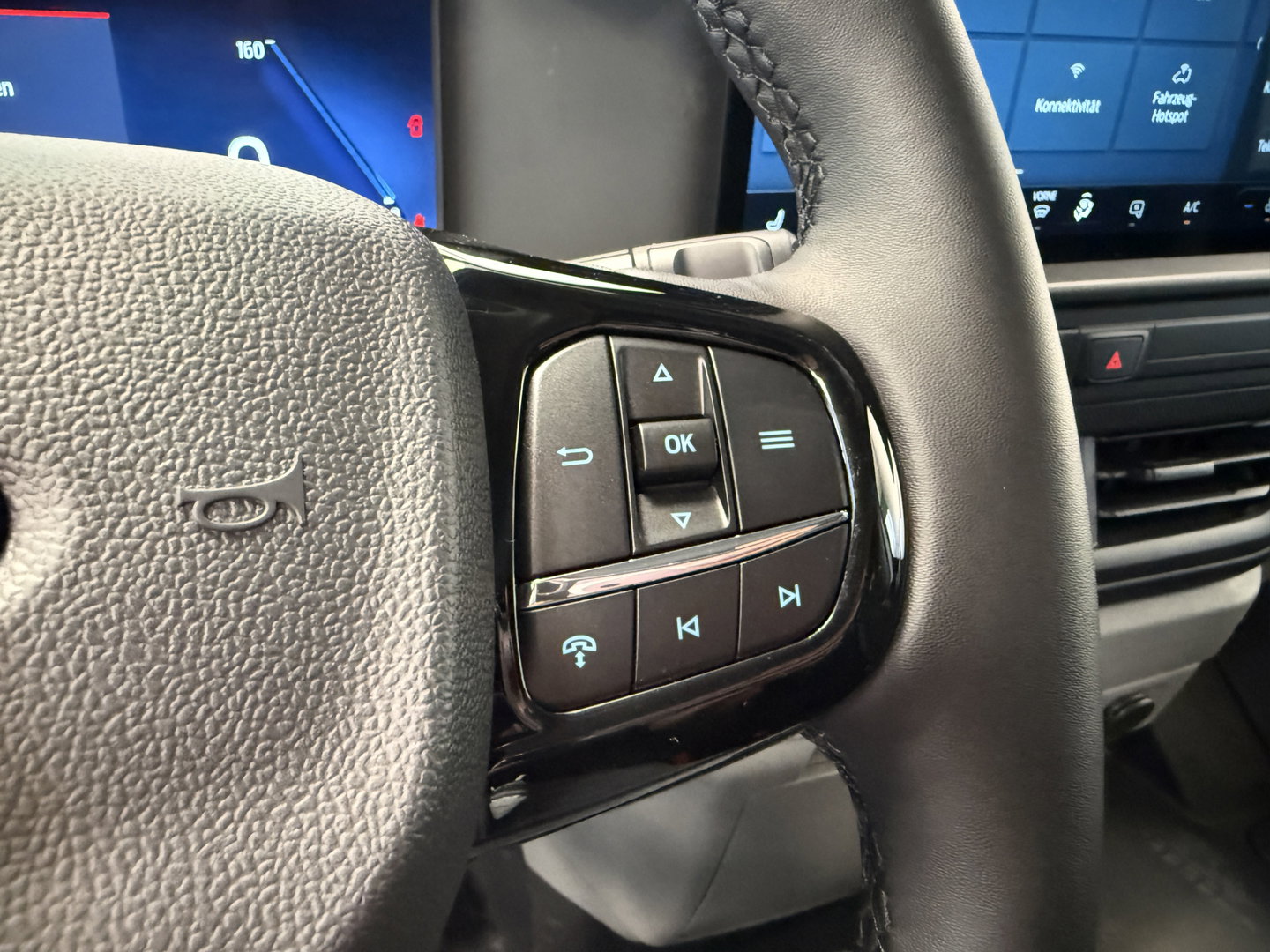 Ford E-Transit Cust. 320 L1H1 Trend 71 kWh Full-led 3-Persoons CruiseControl