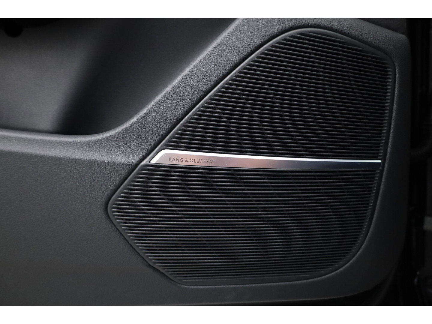 Audi Q8 60 TFSI e quattro Pro Line S Competition | Luchtvering | Pano | Matrix Led | AWD-besturing | Soft  Close | 22'' RS | 360cam | B&O | Adapt. Cruise | Memory