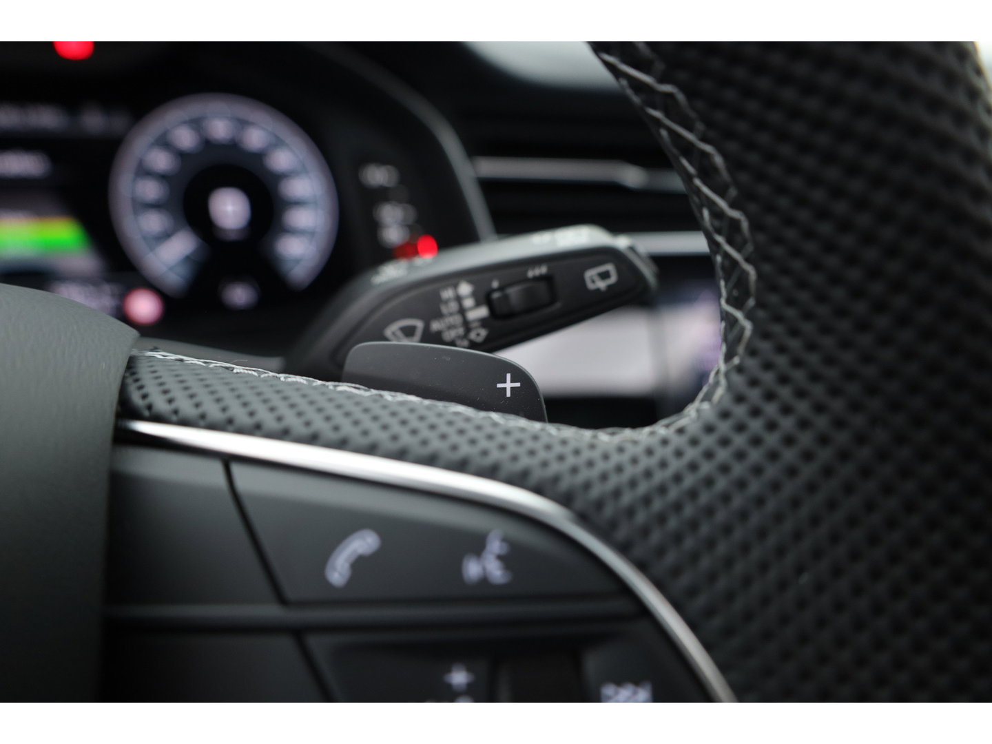 Audi Q8 60 TFSI e quattro Pro Line S Competition | Luchtvering | Pano | Matrix Led | AWD-besturing | Soft Close | 22'' RS | 360cam | B&O | Adapt. Cruise | Memory