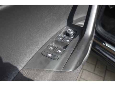 Volkswagen Taigo 1.5 TSI R-Line Business PANO KEYLESS CAM
